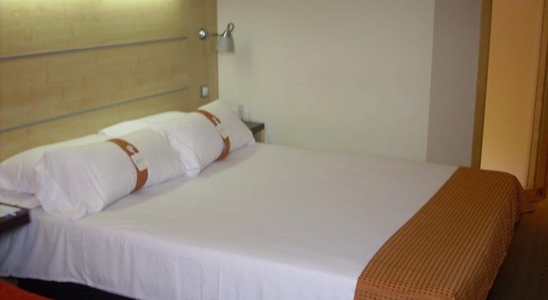 Holiday Inn Express Alcobendas, An Ihg Hotel Δωμάτιο φωτογραφία